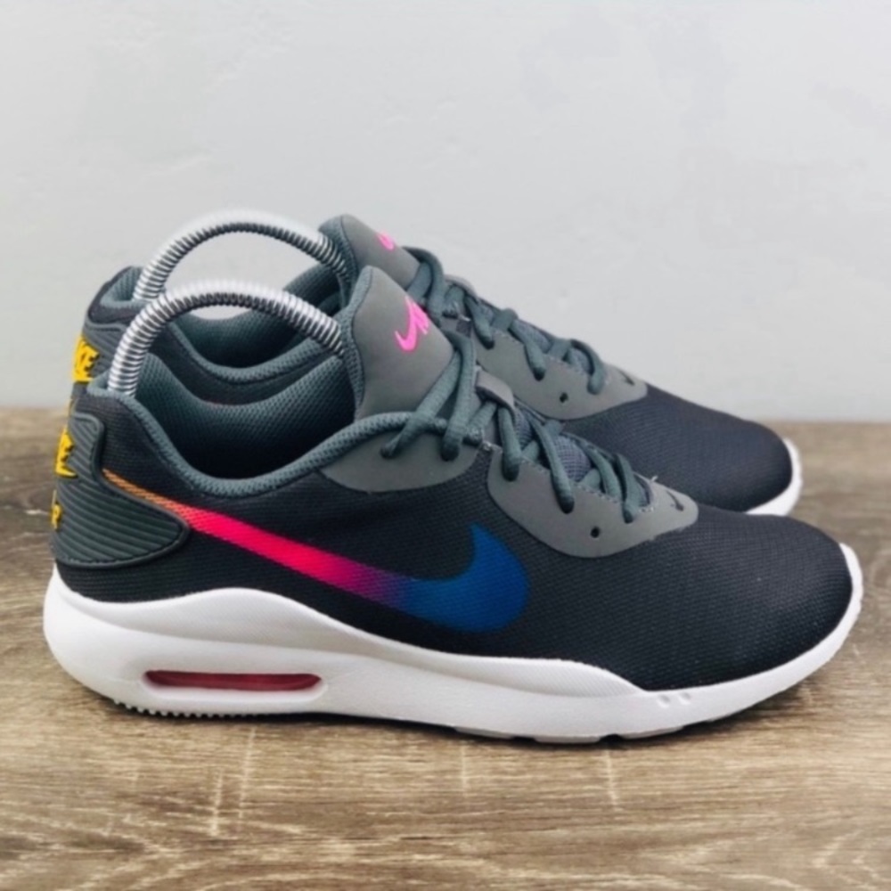 Nike Oketo Women’s Sneaker - 8